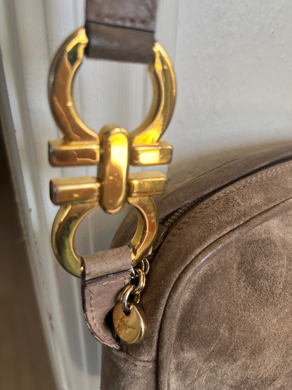 Salvatore Ferragamo sage brown in nubuck Suede stunning gold Zip Charm Crossbody - Picture 4 of 10
